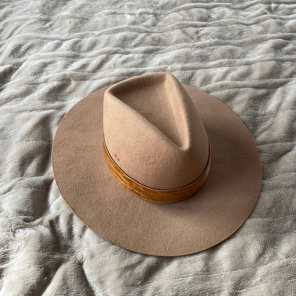 LOC hat. Lack of Color.
